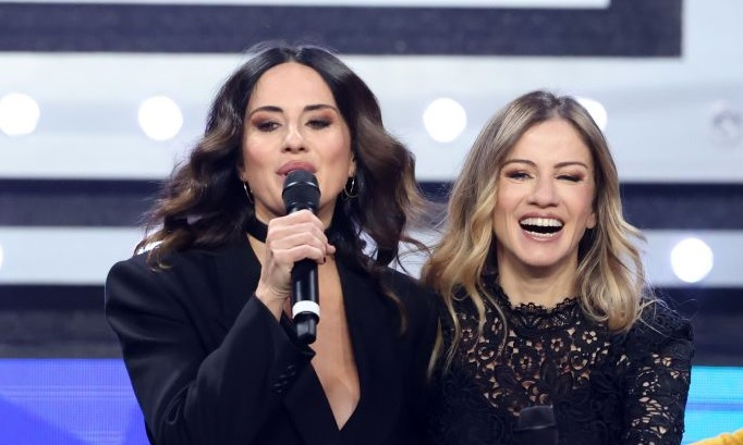 Furore, Paola & Chiara: testo, significato e video ufficiale della canzone di Sanremo 2023