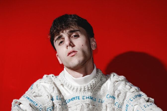 LDA, Quello che fa bene è il nuovo album “Un disco che parla di amore a 360 gradi” (intervista video)