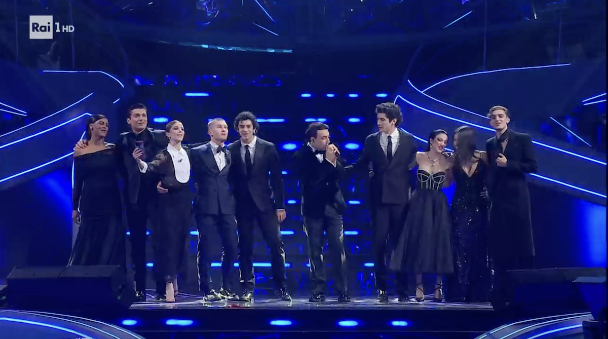 Mare Fuori 3, il cast a Sanremo per cantare la sigla (e interagire via social)