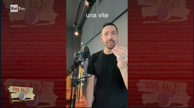 Due vite di Marco Mengoni diventa “Una vite”, la parodia degli Oblivion sul brano vincitore di Sanremo 2023