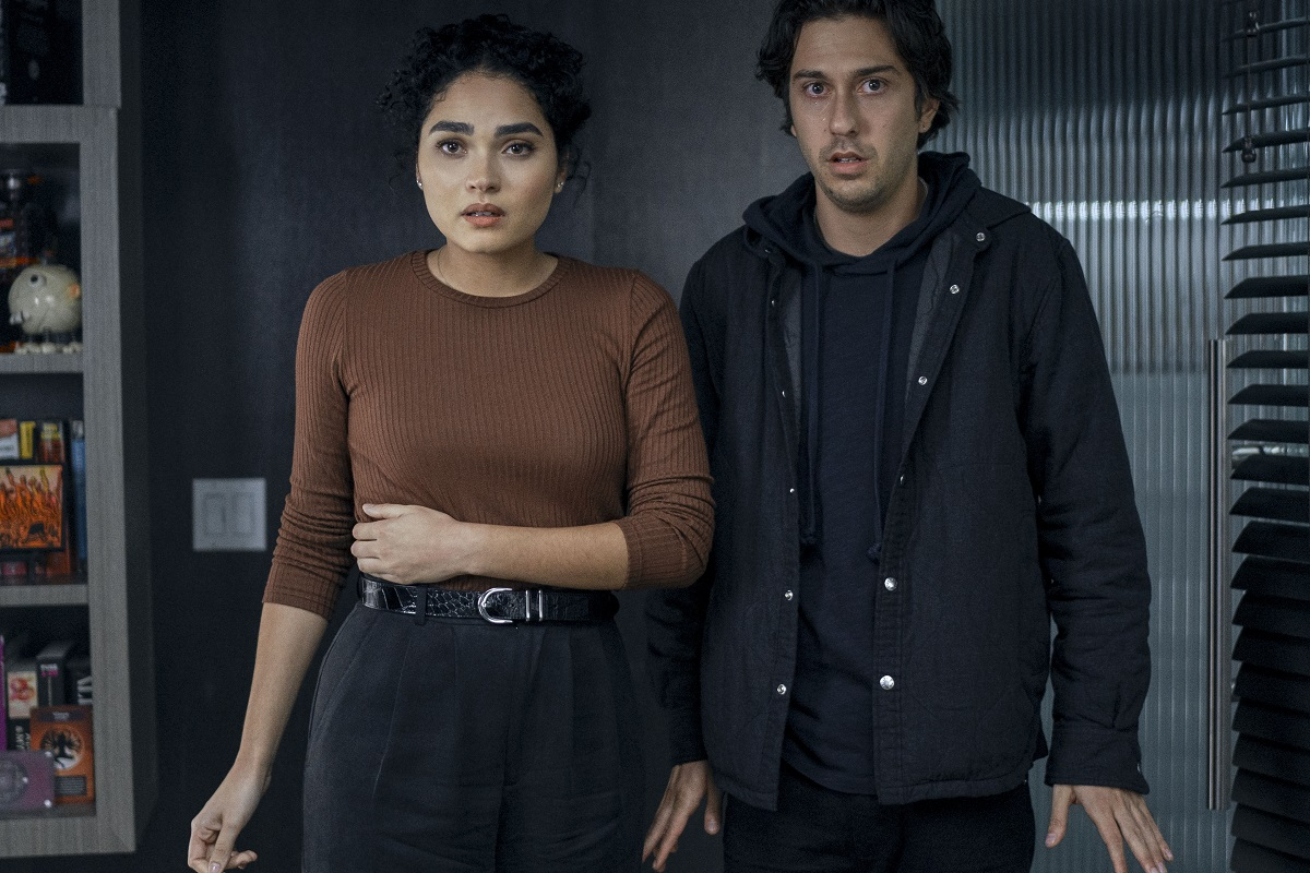 The Consultant, le immagini della serie tv Prime Video