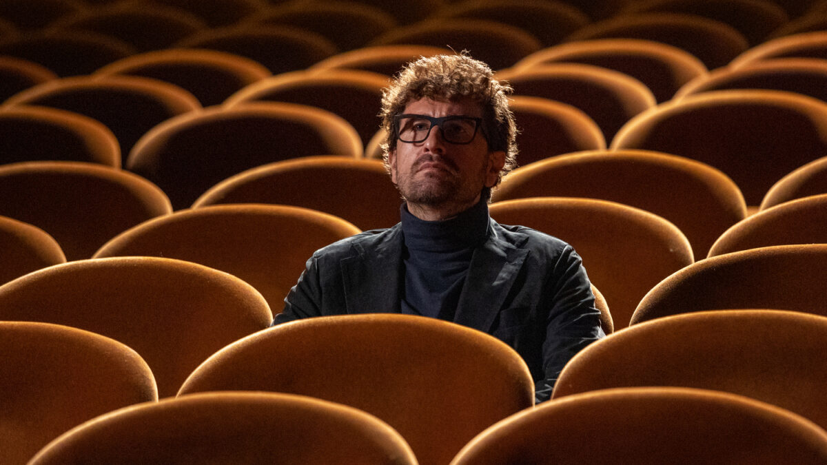 Tramite Amicizia: nuove clip ufficiali e video colonna sonora del film di Alessandro Siani