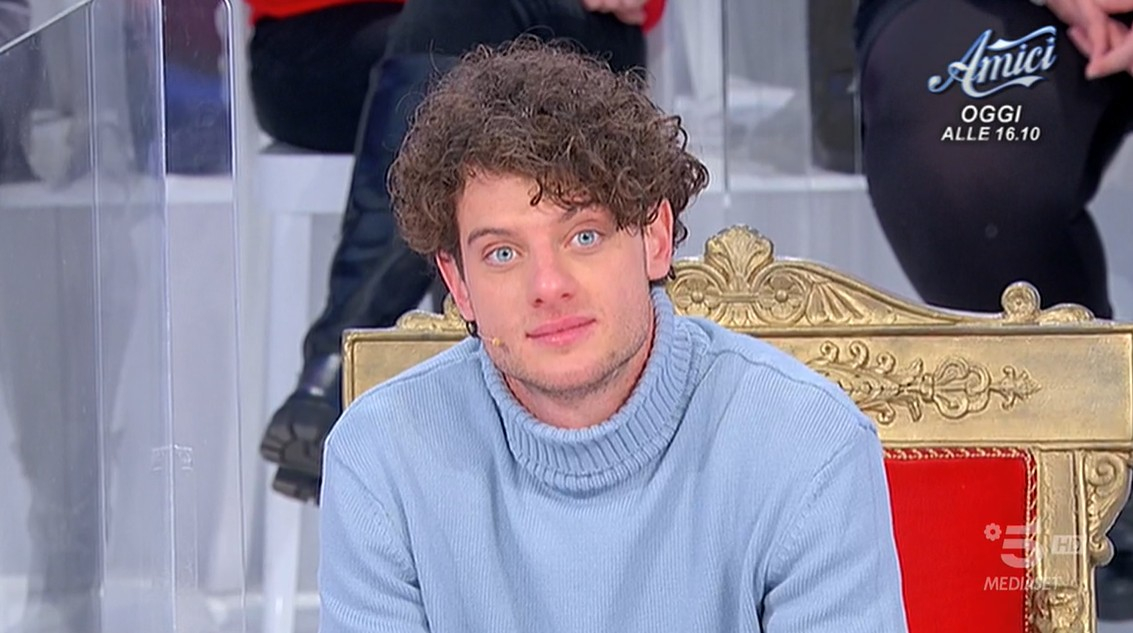 Uomini e Donne, puntata 9 febbraio 2023: Biagio cacciato da Maria De Filippi, Carla in lacrime