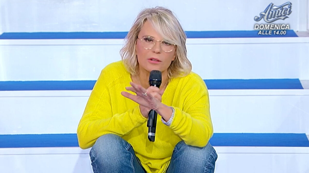 Uomini e Donne, puntata di oggi 8 febbraio 2023: Federico bacia Alice e Carola, Claudio conosce 4 donne, Pamela chiude con Alessandro