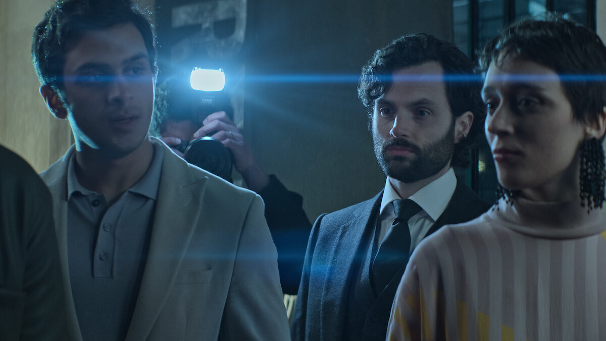 You, la stagione 4 riscrive un format all’insegna del giallo, ma basterà? La recensione