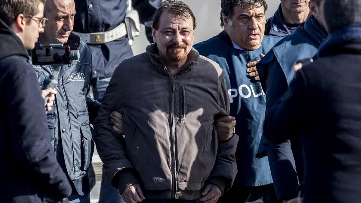 Caccia all’uomo – Cesare Battisti, una vita in fuga: la docufiction stasera su Rai3