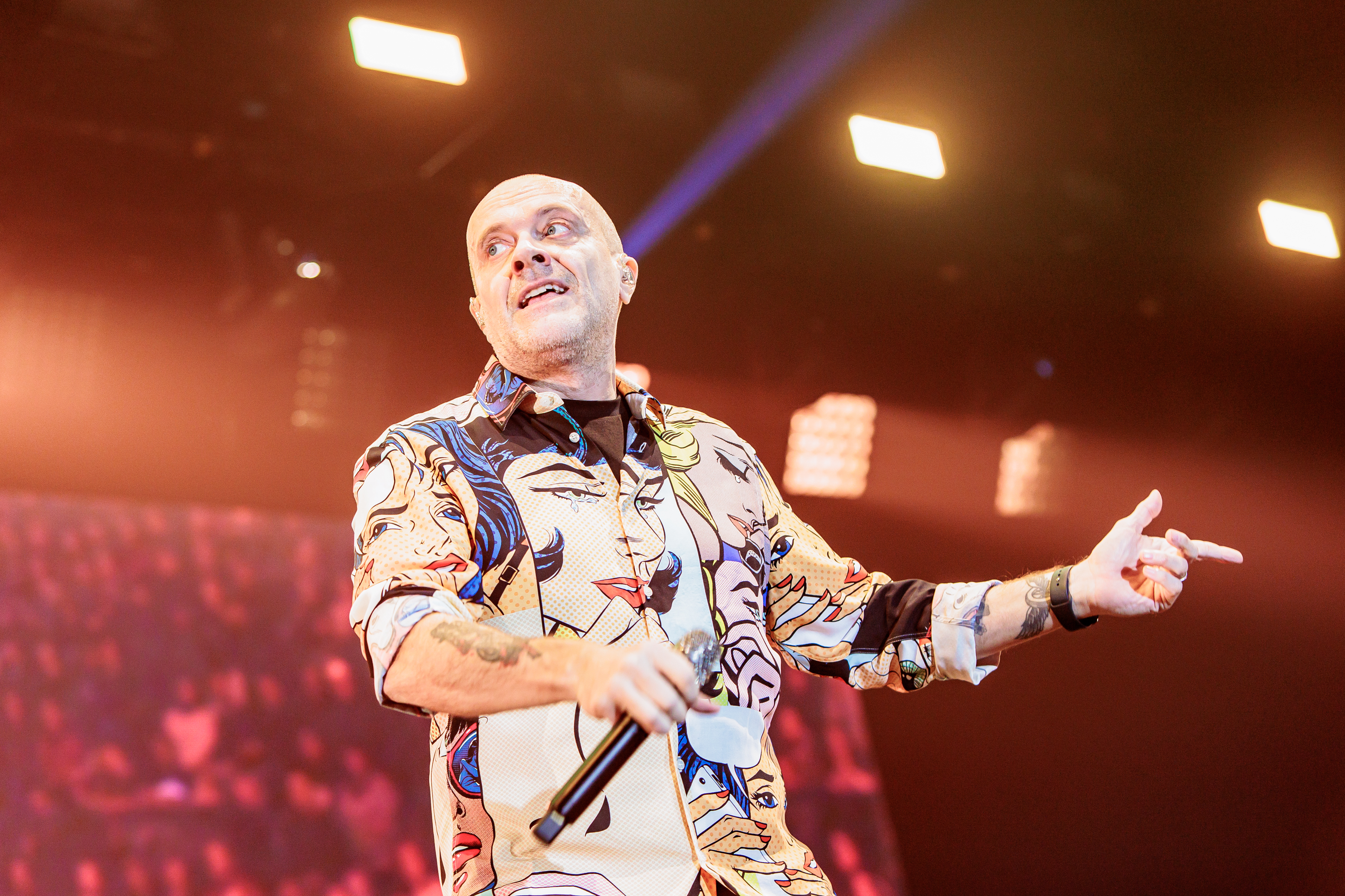 Max Pezzali stasera a Torino: la scaletta del concerto del 21 marzo 2023 e info biglietti