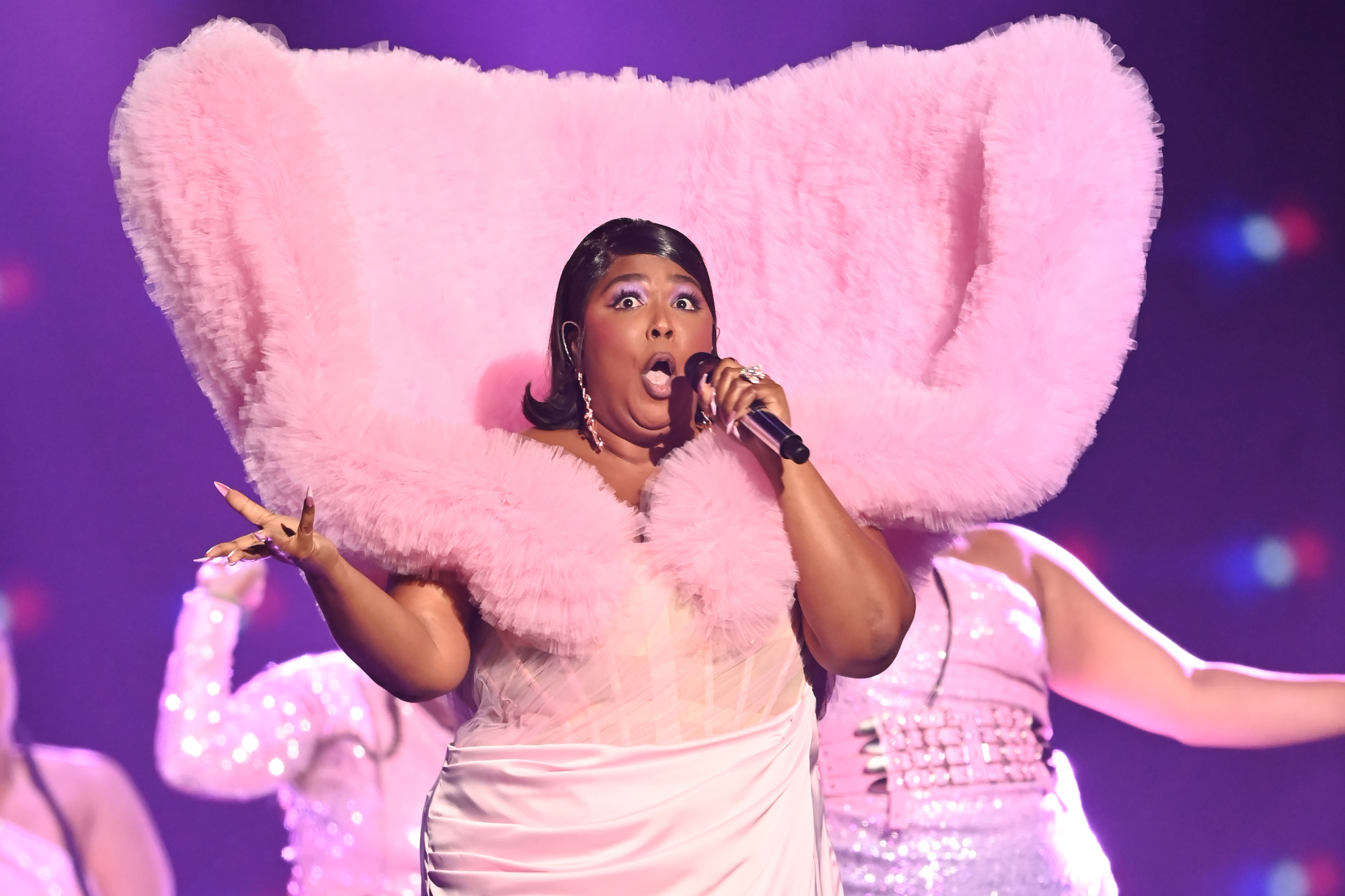 Lizzo in concerto al Forum di Assago a Milano (video)