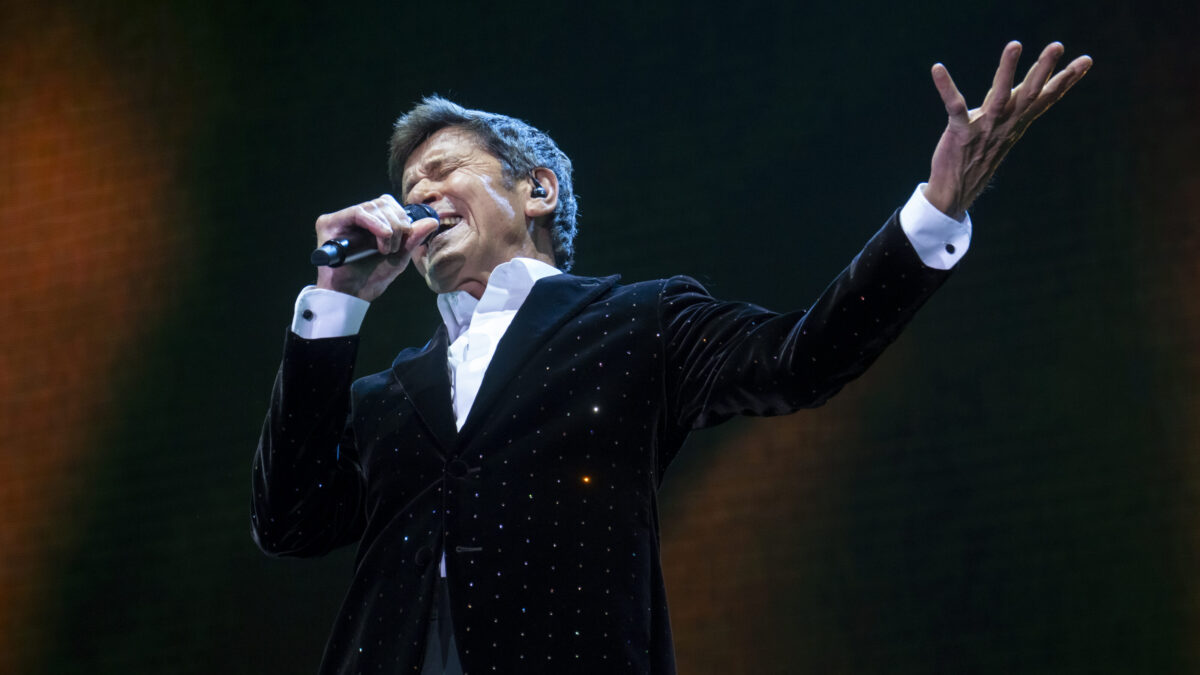 Gianni Morandi in concerto a Firenze con la tappa del “Go Gianni Go” tour: scaletta e biglietti