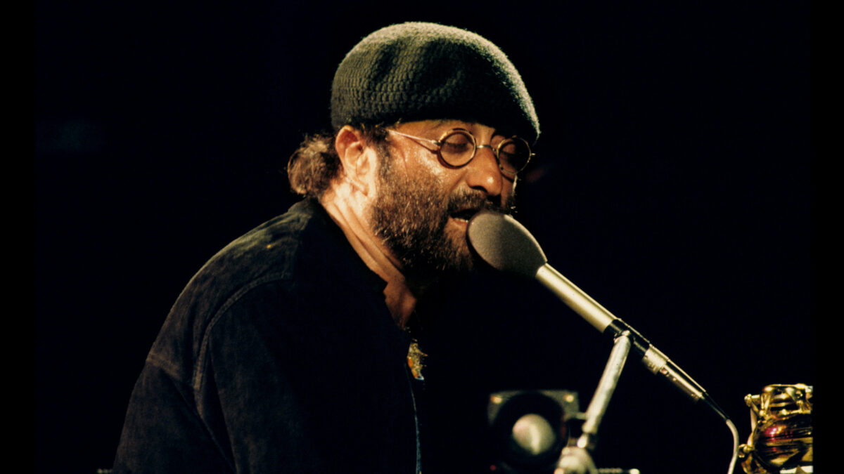 Com’è profondo il mare, Lucio Dalla: ascolta la canzone, leggi testo e significato