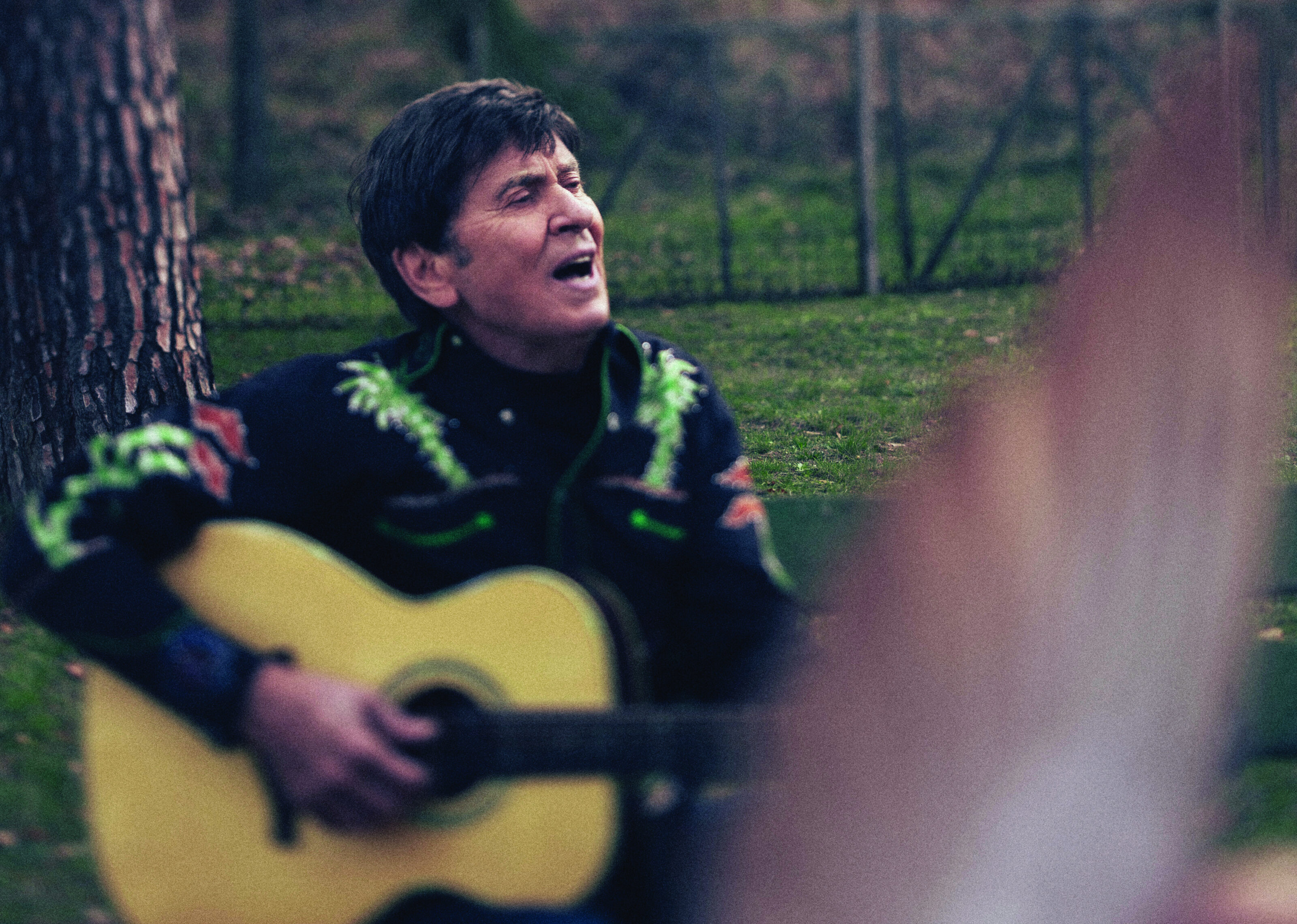 Classifica Fimi, singoli e album, Lazza e Ultimo ancora primi, Gianni Morandi debutta alla 17 con ‘Evviva!’
