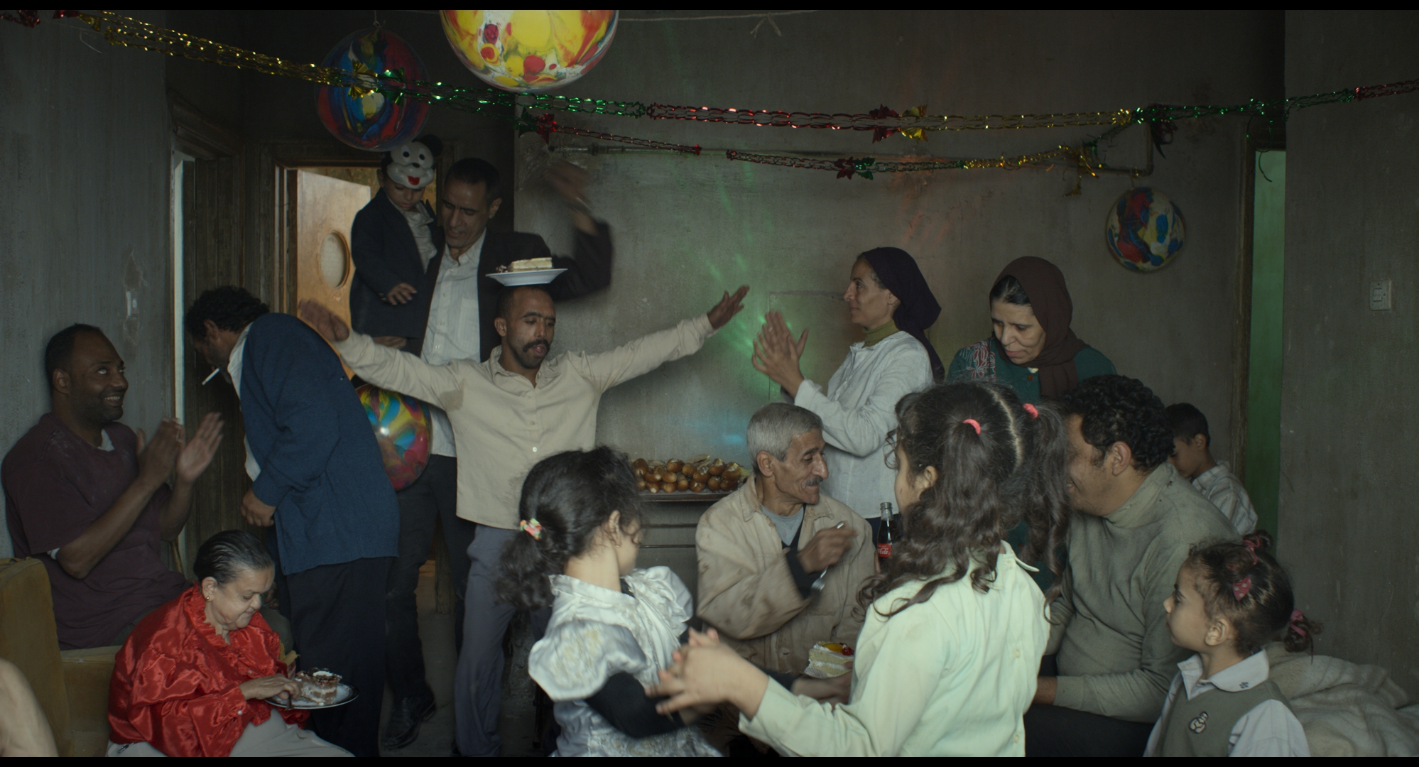 Il Capofamiglia: prima clip in italiano della commedia “magica” di Omar El Zohairy (Al cinema dal 16 marzo)