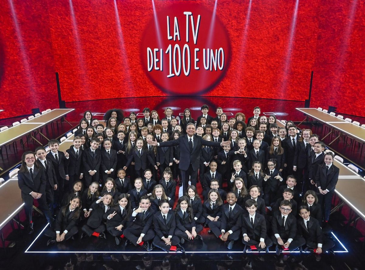 La Tv dei 100 e uno su Canale 5: anticipazioni seconda puntata, ospiti, casting e come vedere il nuovo programma di Piero Chiambretti