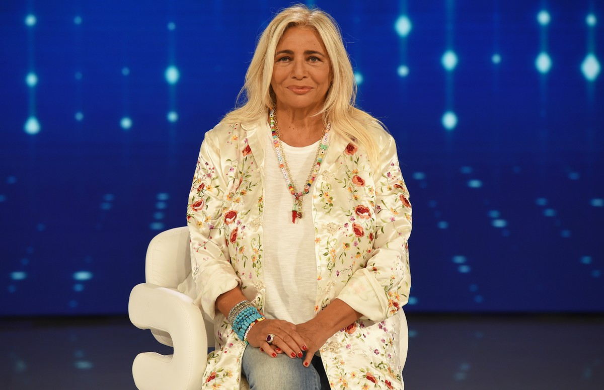 Mara Venier e l’ad Sergio nel mirino delle opposizioni per il caso Dargen-Ghali e la nota letta a Domenica In