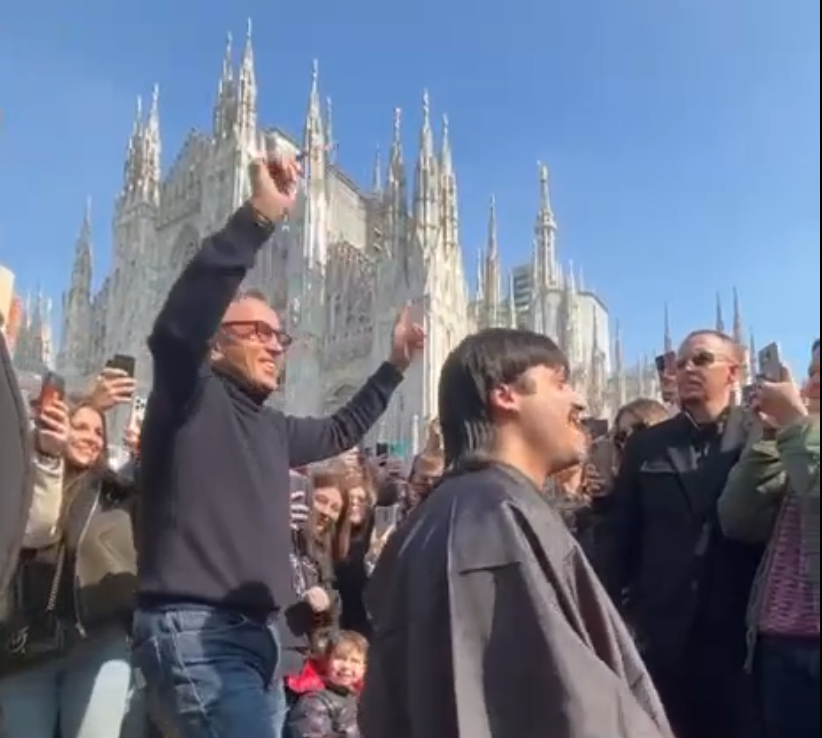 Masterchef Italia 12, Bruno Barbieri taglia i capelli al vincitore Edoardo
