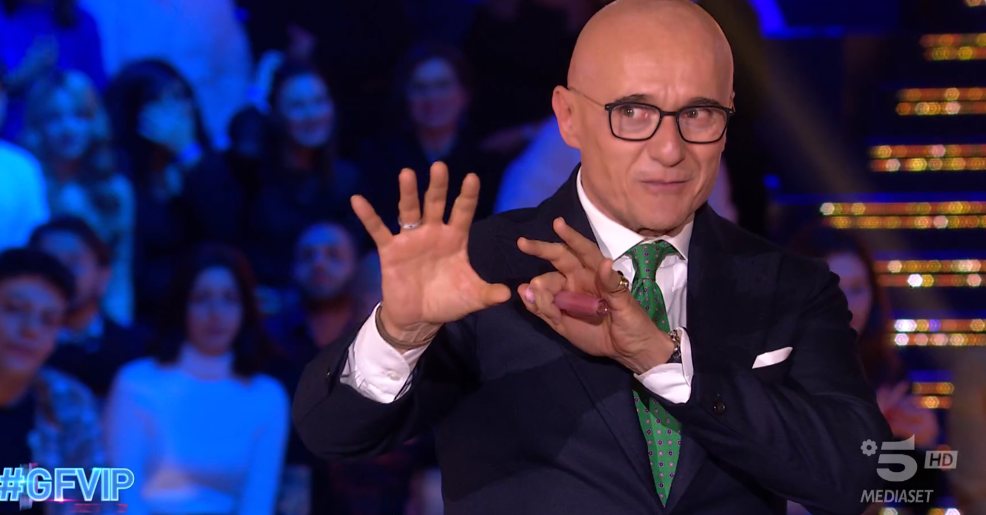 GF VIP, Che Succede? Interviene Anche Berlusconi