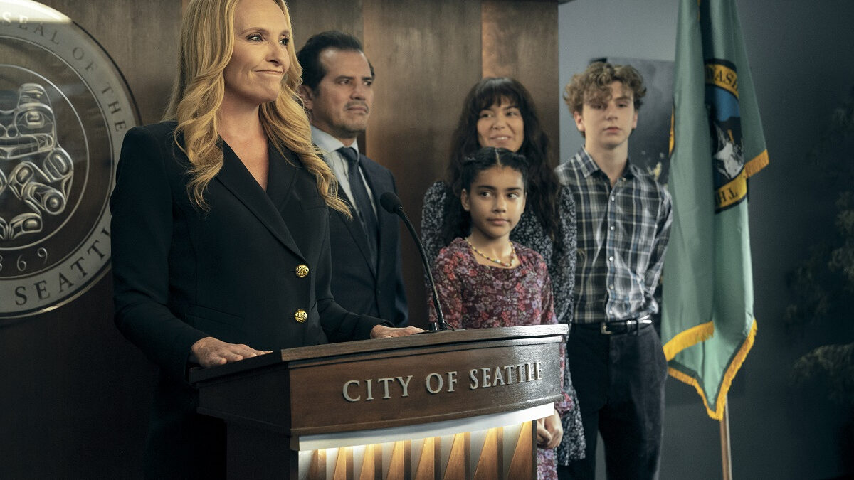 Prime Video le serie tv a Marzo 2023: torna Lol tra uno Sciame e le Ragazze Elettriche