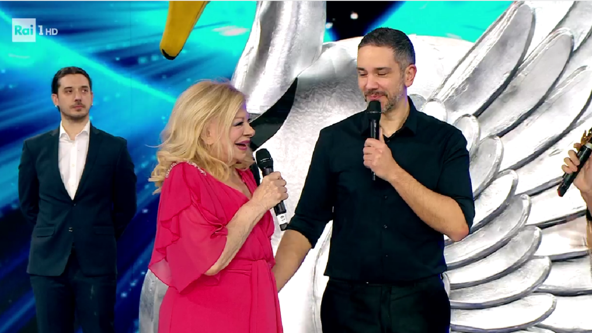 Il cantante mascherato 2023, il Cigno era Sandra Milo e Antonio Mezzancella