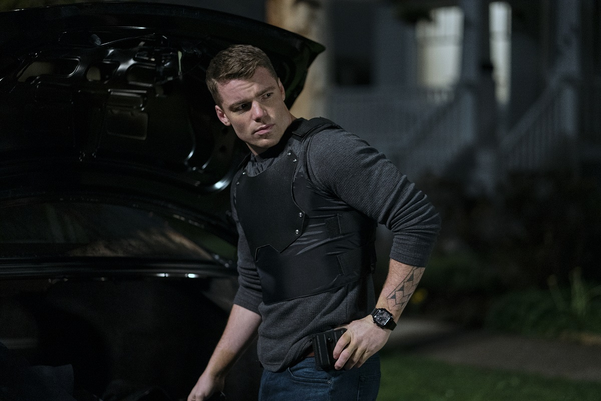 The Night Agent su Netflix, la serie ideale per chi cerca un sano action-thriller che guarda al passato