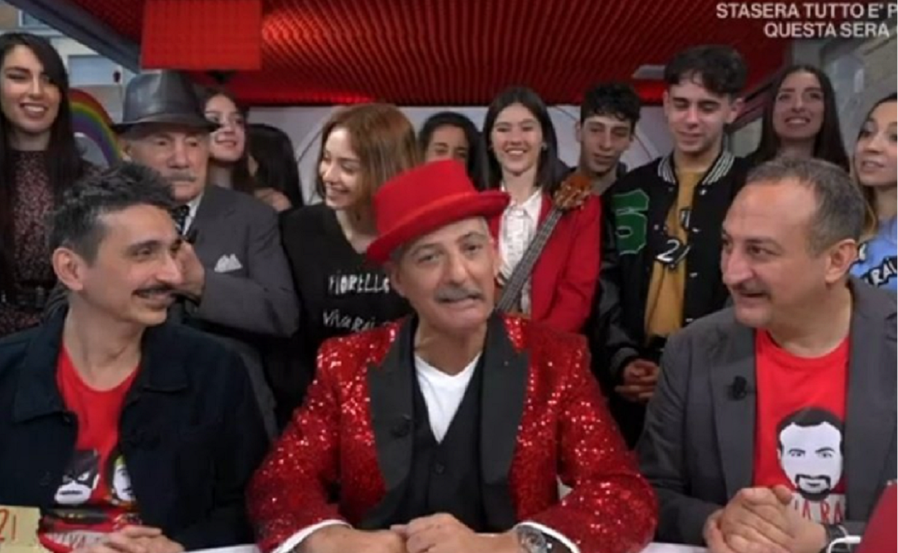 Viva Rai 2, Fiorello prende in giro Nichi Vendola: “Nel presepe ha Statuina 1 e Statuina 2”