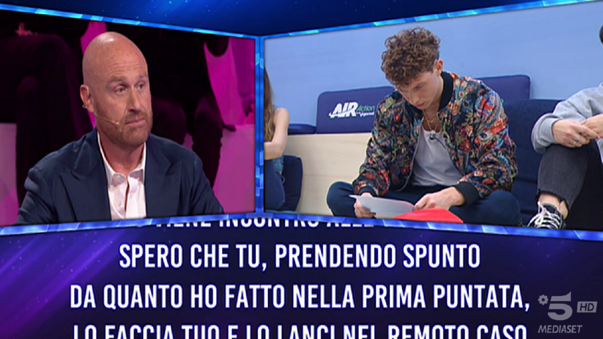 Amici 2023, guanto di sfida di Rudy Zerbi per Wax contro Aaron, ma Arisa lo rifiuta ancora (video)