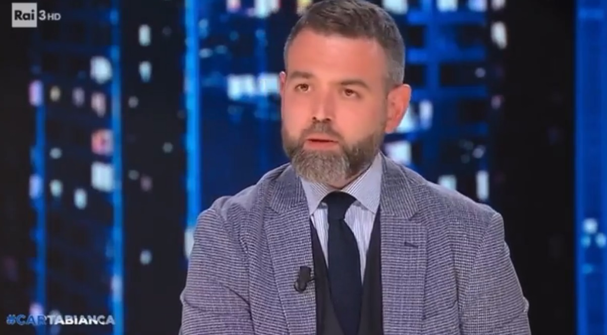 Borgonovo torna in tv: “Io gay? Quello che faccio sono affari miei. Il mio privato non deve interessare a nessuno”