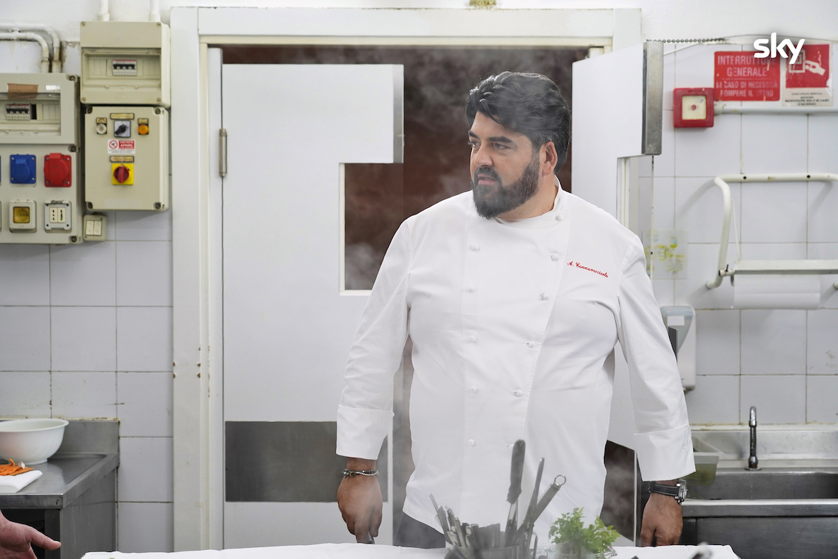 Cucine da Incubo 2024, Antonino Cannavacciuolo a TvBlog: “Non ho la bacchetta magica, il cambiamento parte dalla propria testa. Solo con la giusta motivazione si diventa forti”
