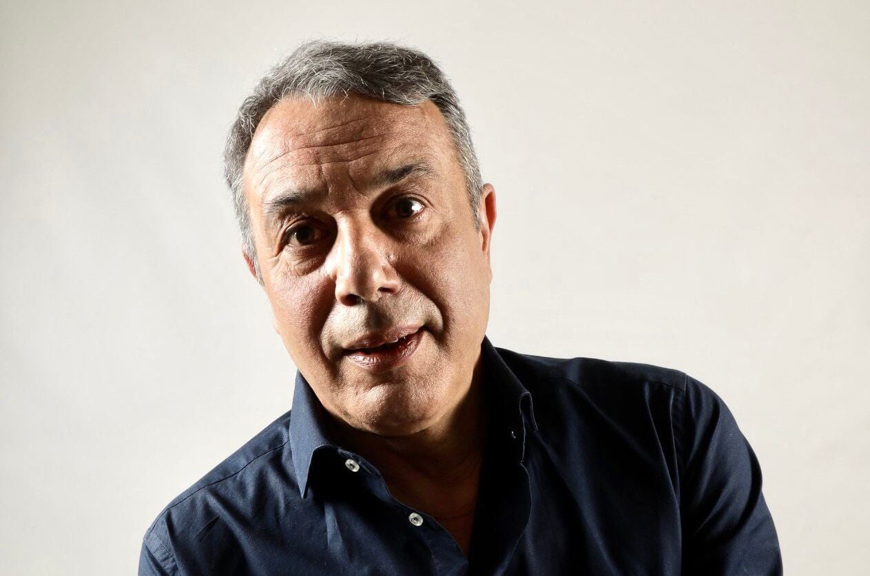 È morto Federico Salvatore: il cantautore aveva solo 63 anni