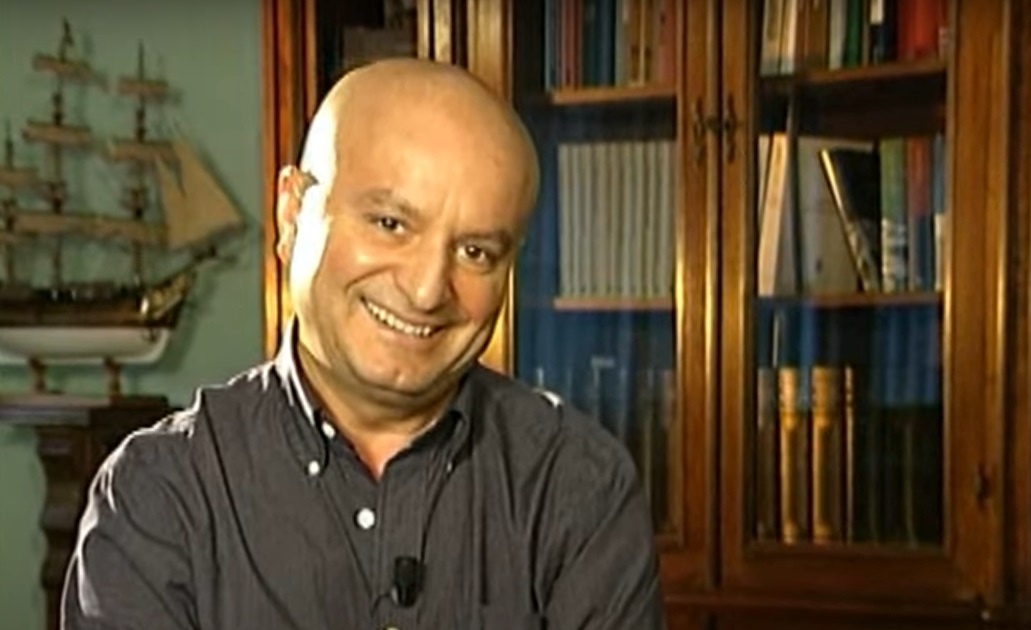 Maurizio Ferrini a TvBlog: “Alla corte di Arbore grazie a Nicoletta Braschi. Ammiro Fazio. L’Isola? Mi aspettavo arrivasse la polizia”