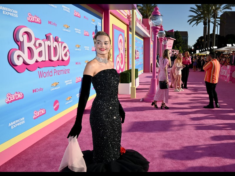Barbie: pioggia di foto dalla premiere del film con Margot Robbie e Ryan Gosling (Al cinema dal 20 luglio)