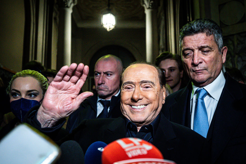 Silvio Berlusconi ricoverato al San Raffaele. Fonti ospedaliere: “Notte tranquilla”