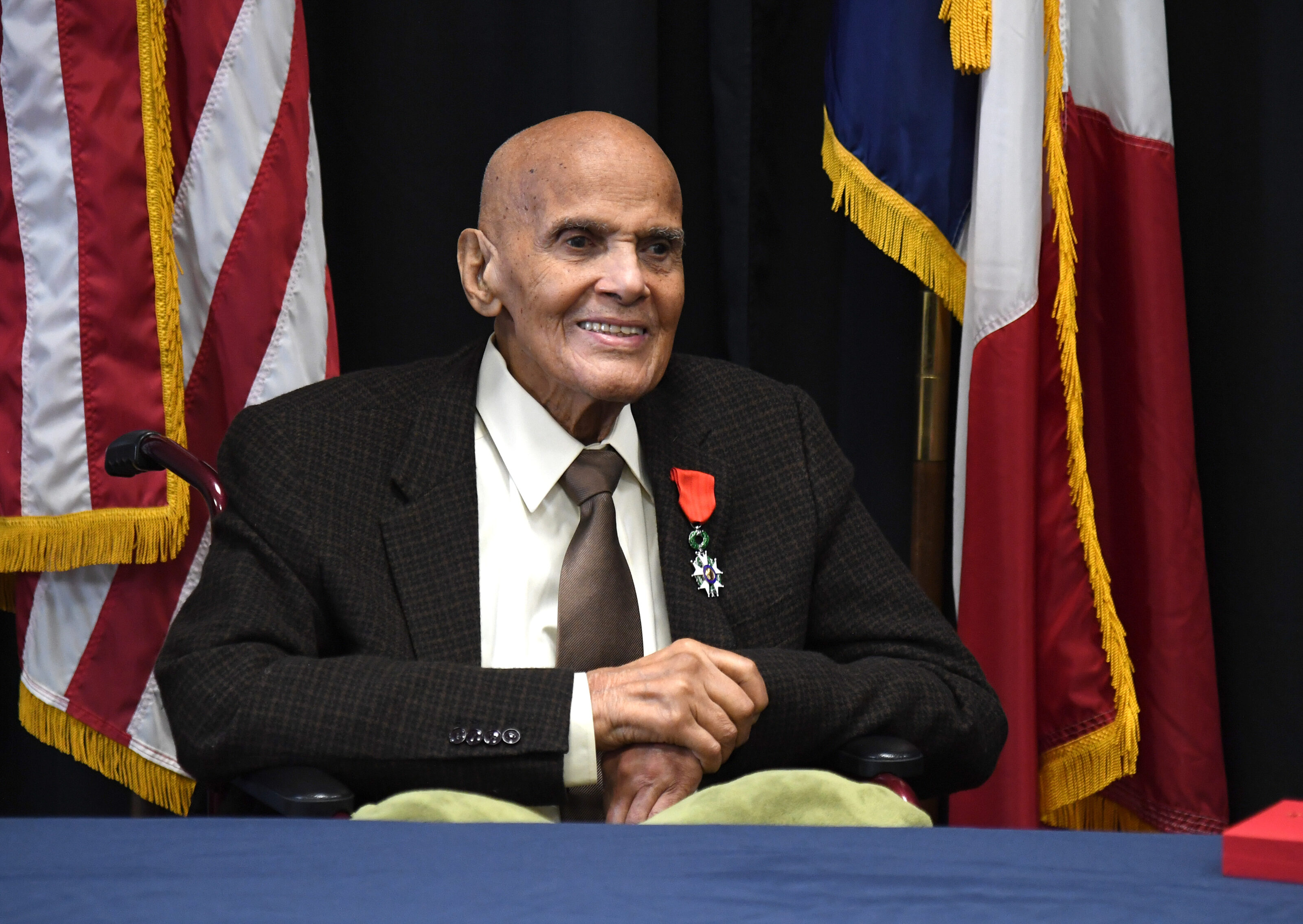 È morto Harry Belafonte: cantante, attore e attivista, sua la celebre “Day-O”