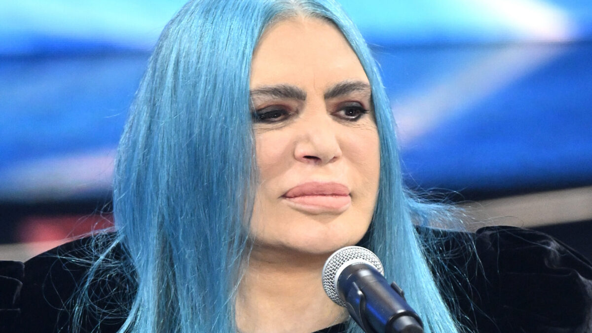 Loredana Bertè in gara a Sanremo 2024 con Pazza