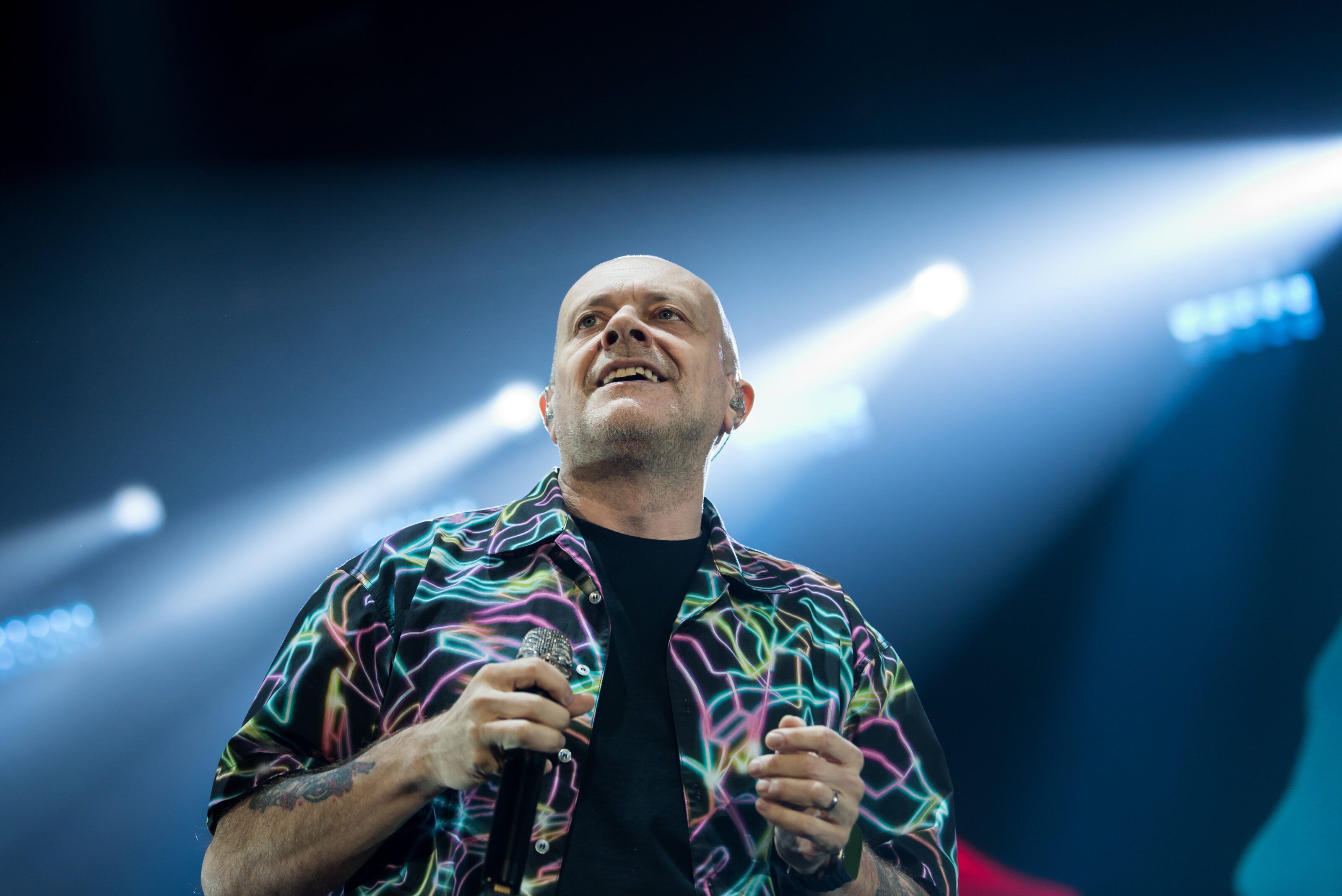 Concerto 28 aprile 2023, Max Pezzali a Milano: la scaletta al Forum di Assago, biglietti e info utili