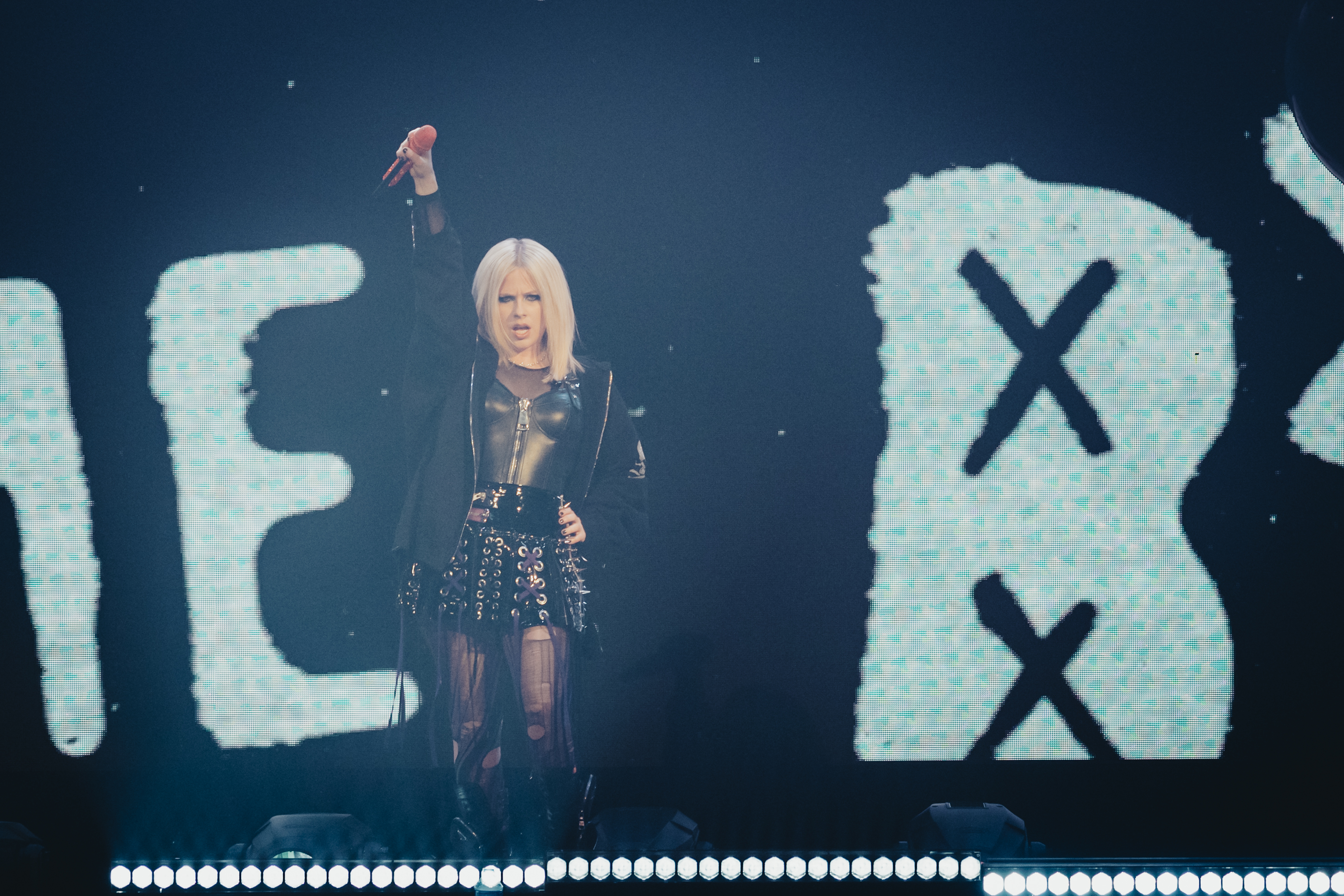 Avril Lavigne a Padova in concerto con il “Love Sux” tour: la scaletta, da “Complicated” a “I’m a mess”