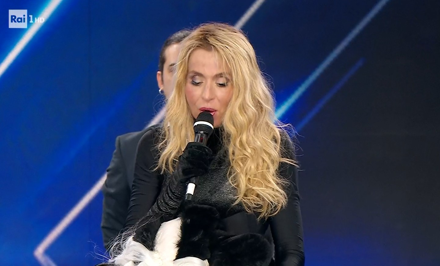 Il Cantante Mascherato 4: eliminato Scoiattolo Nero, ecco chi è