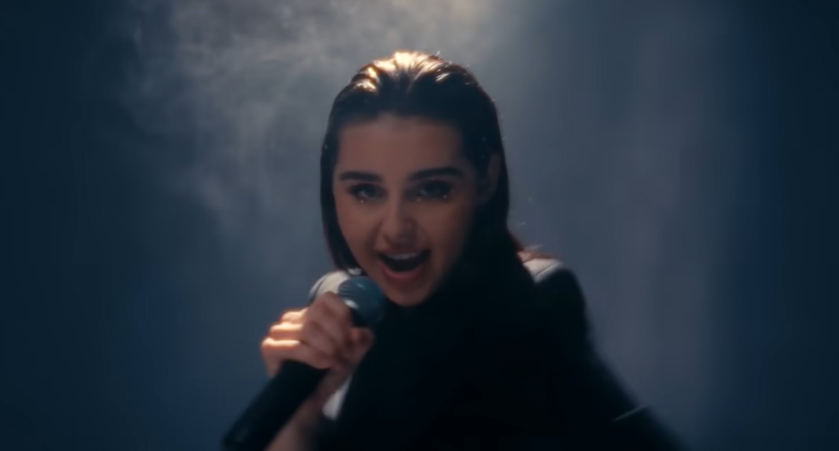 Eurovision 2023, Alessandra pubblica Queen of Kings in italiano (video e testo)