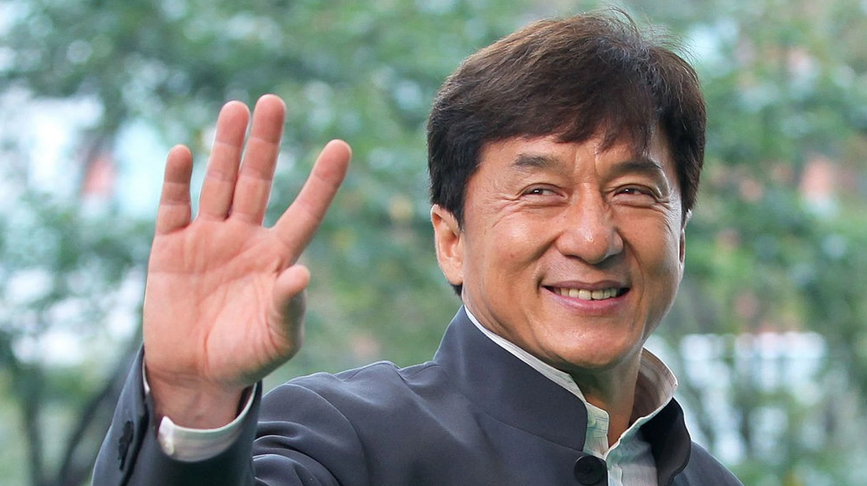 Jackie Chan compie 69 anni: 10 film e una pioggia di curiosità per festeggiare l’icona delle arti marziali
