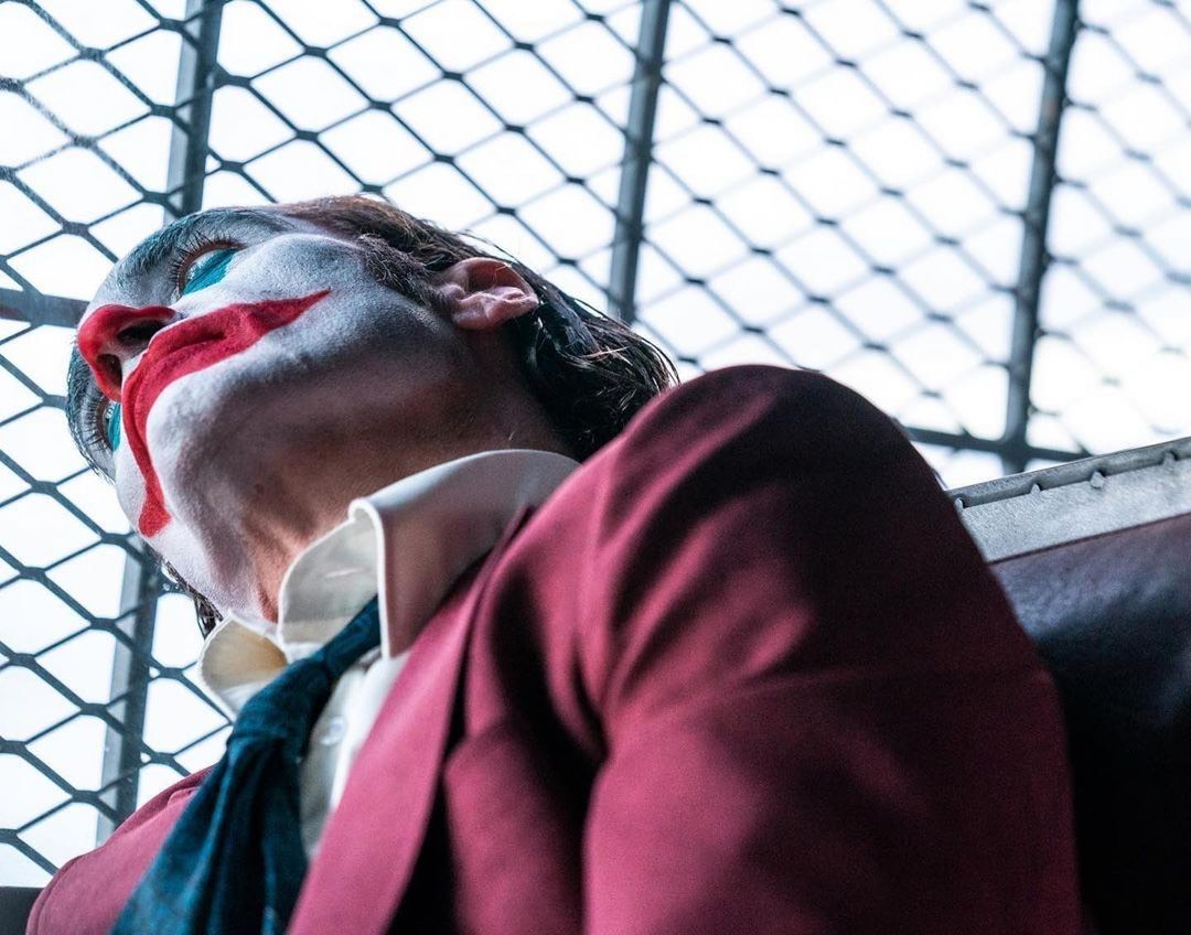 Joker: Folie à Deux – Todd Phillips annuncia fine riprese con nuove immagini di “Joker 2”