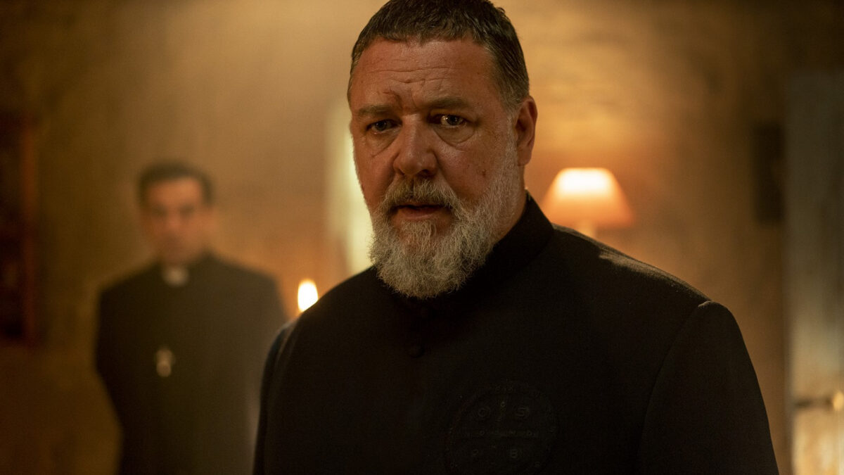 L’Esorcista del Papa: featurette in italiano, video prank e colonna sonora del film horror con Russell Crowe