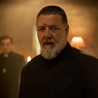 ‘Esorcista del Papa featurette in italiano, video prank e colonna sonora del film horror con Russell Crowe