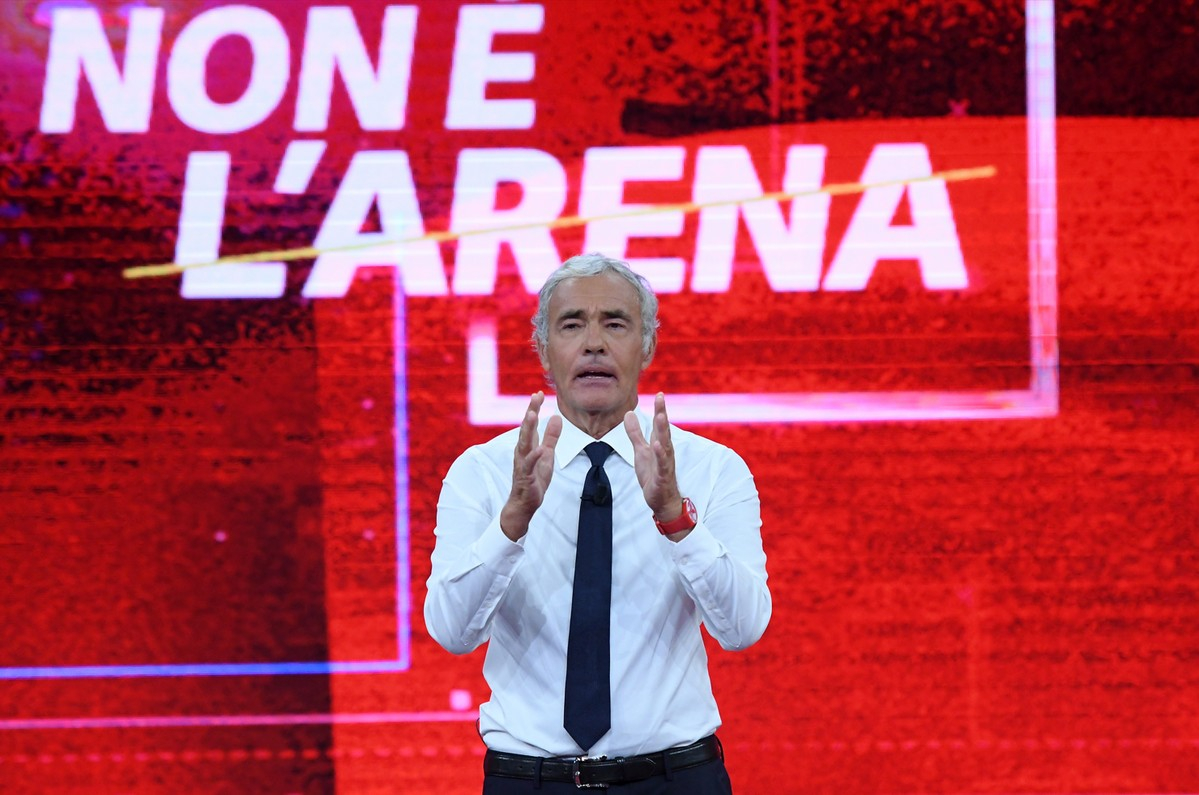 Giletti: “Giornalisti ipocriti, solo Santoro dice la verità”. E Cairo svela perché ha chiuso Non è l’Arena