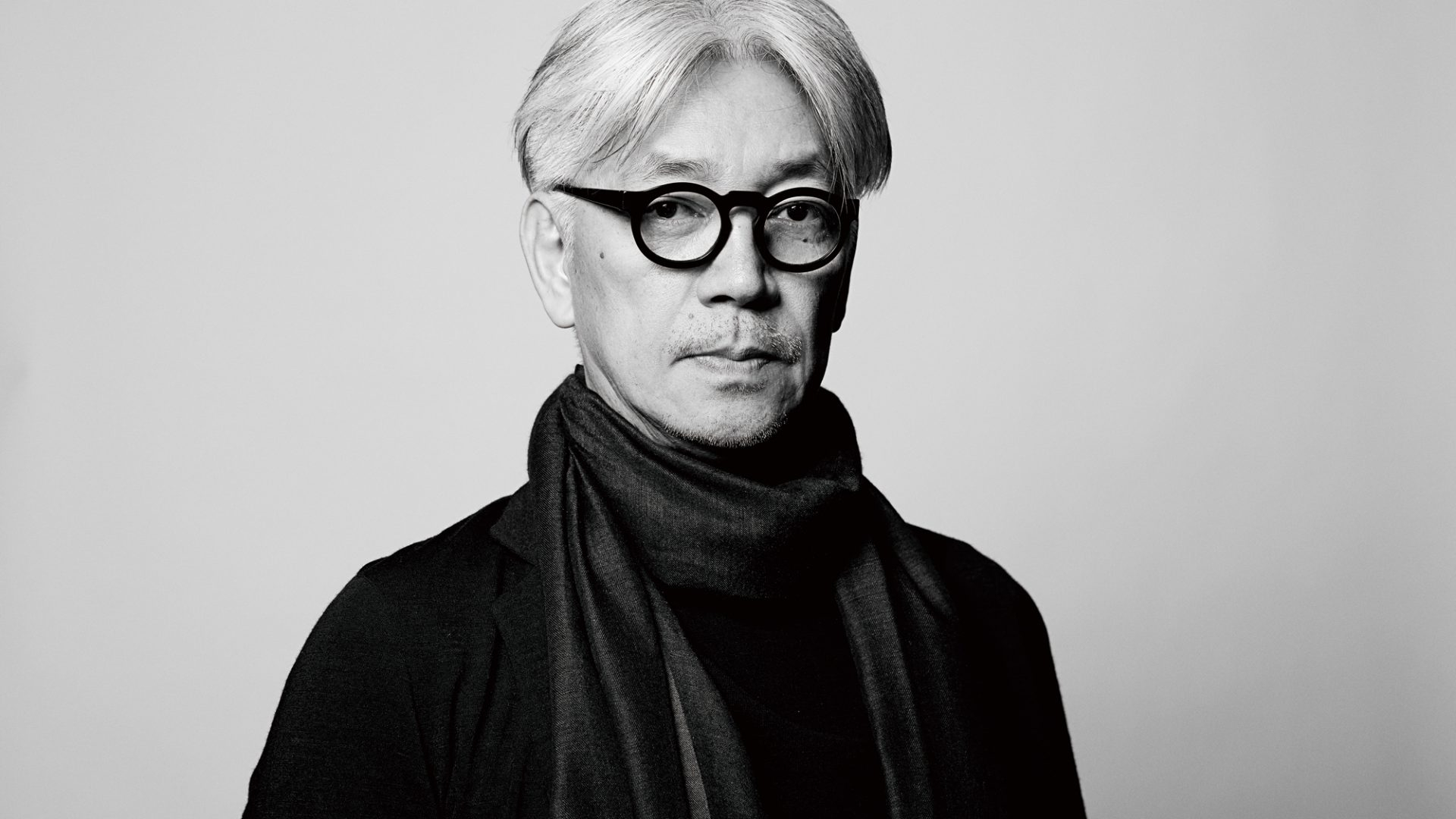 Ryuichi Sakamoto è morto: l’iconico compositore premio Oscar in 10 film e colonne sonore