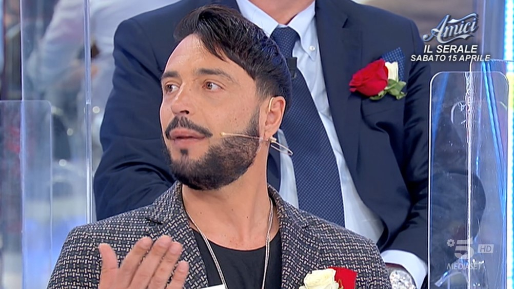 Uomini e Donne, puntata 13 aprile 2023: Armando torna in studio e si confronta con Gianni Sperti e Maria De Filippi