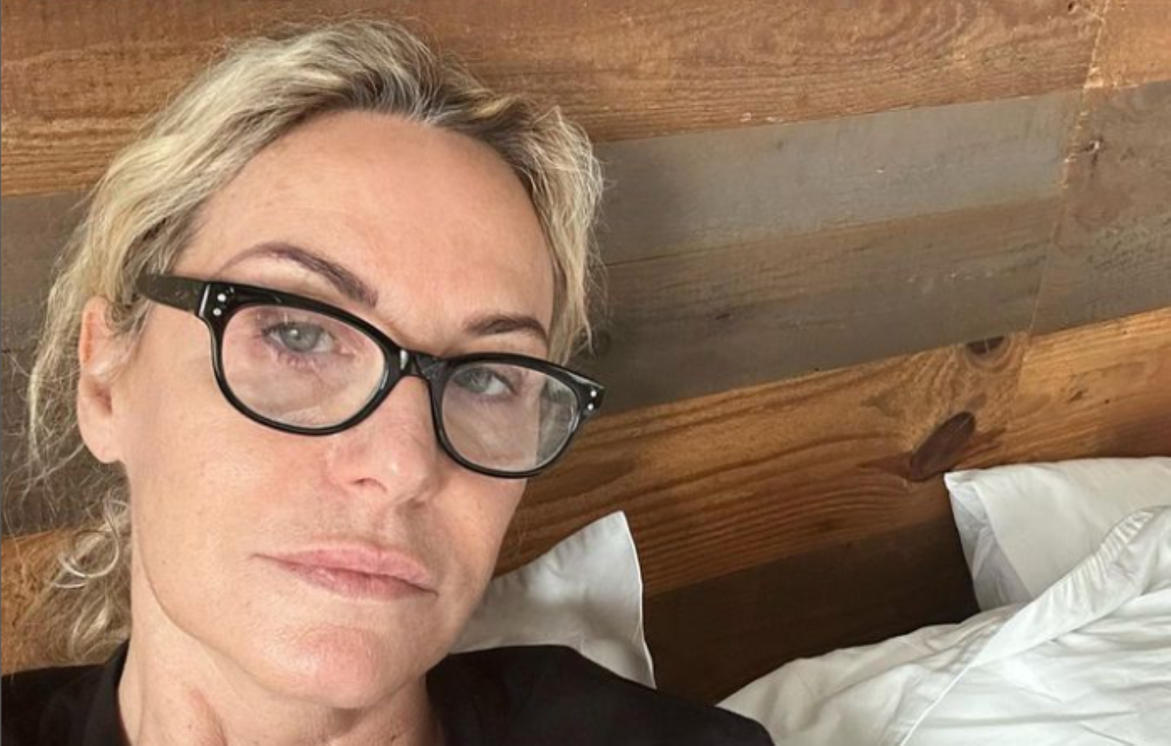 È sempre mezzogiorno, salta la diretta: Antonella Clerici bloccata nel letto con la febbre
