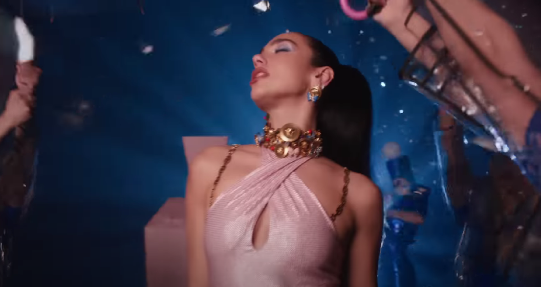 Dance the night, Dua Lipa: testo, traduzione e video della canzone colonna sonora del film “Barbie”