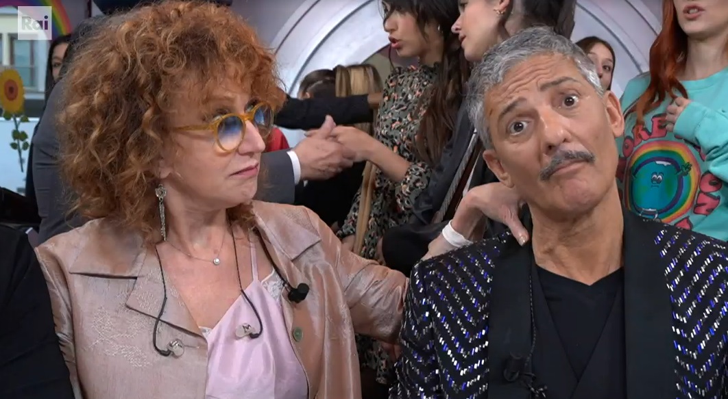 Viva Rai2, su RaiPlay caricati 8 minuti di fuori onda (Video)