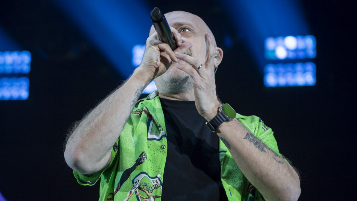 Concerto 10 maggio 2023, Max Pezzali a Bari: la scaletta delle canzoni, biglietti e orario