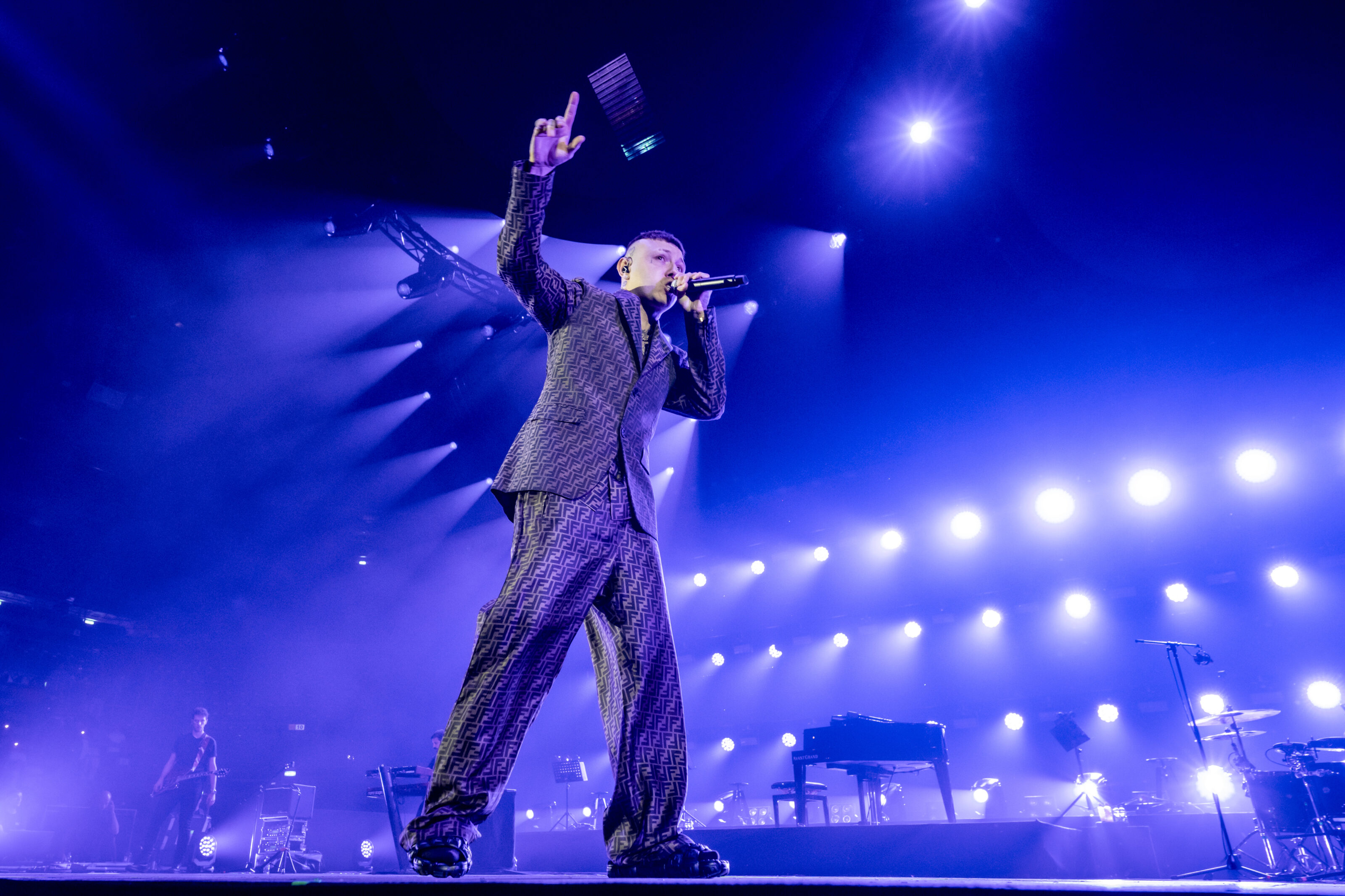 Concerto 3 maggio 2023, Lazza a Napoli: la scaletta delle canzoni, orario e biglietti