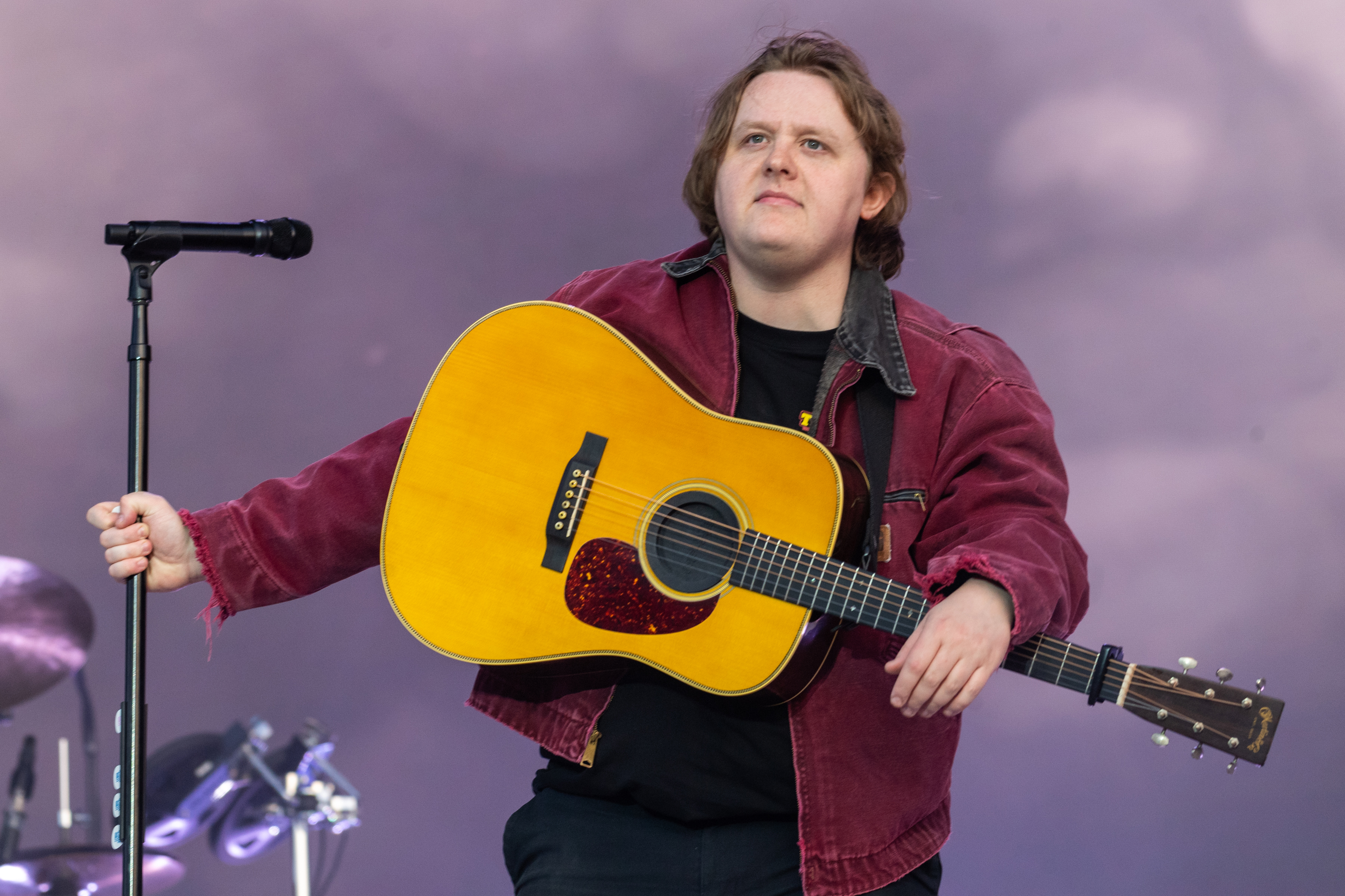 Lewis Capaldi a Milano, la scaletta del concerto al Forum di Assago, orario e biglietti (31 maggio 2023)